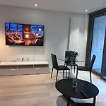 Lovely 2 Bed In Royal Wharf